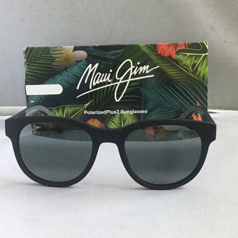 MAUI JIM
Maoli Men's Polarized Brown Round Sunglasses